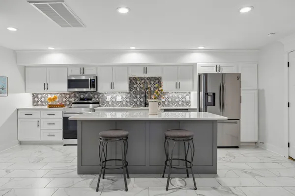 $874,900 | 2104 Williamsport Pike, Columbia, TN 38401