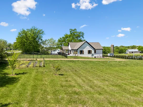 $874,900 | 2104 Williamsport Pike, Columbia, TN 38401