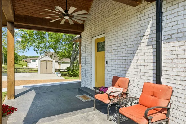 $874,900 | 2104 Williamsport Pike, Columbia, TN 38401