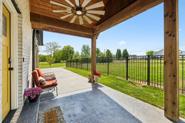 $874,900 | 2104 Williamsport Pike, Columbia, TN 38401