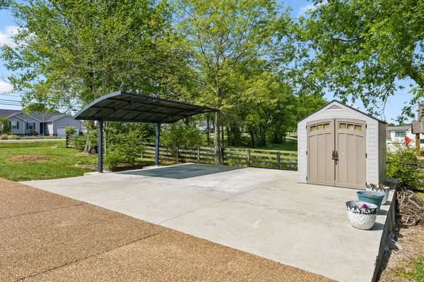 $874,900 | 2104 Williamsport Pike, Columbia, TN 38401