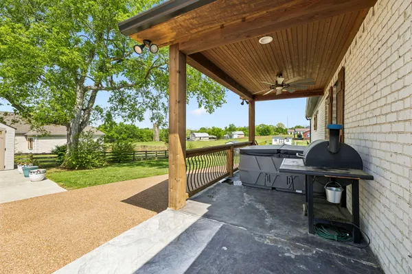 $874,900 | 2104 Williamsport Pike, Columbia, TN 38401