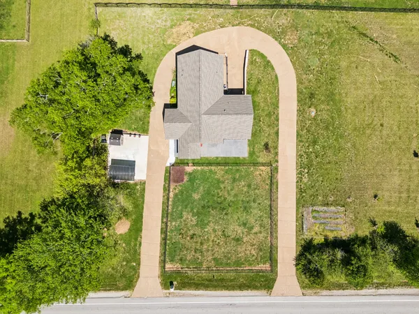 $874,900 | 2104 Williamsport Pike, Columbia, TN 38401