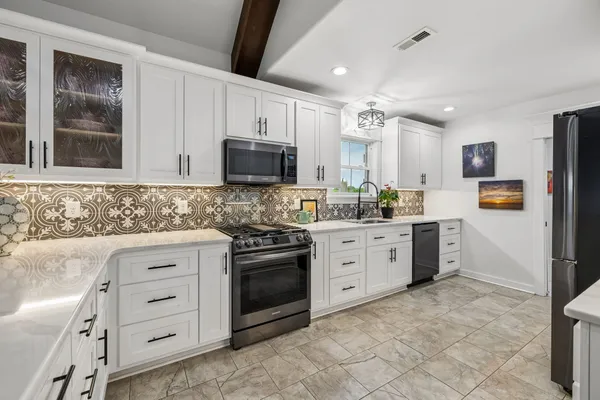 $874,900 | 2104 Williamsport Pike, Columbia, TN 38401