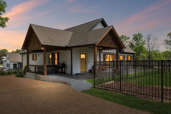 $874,900 | 2104 Williamsport Pike, Columbia, TN 38401