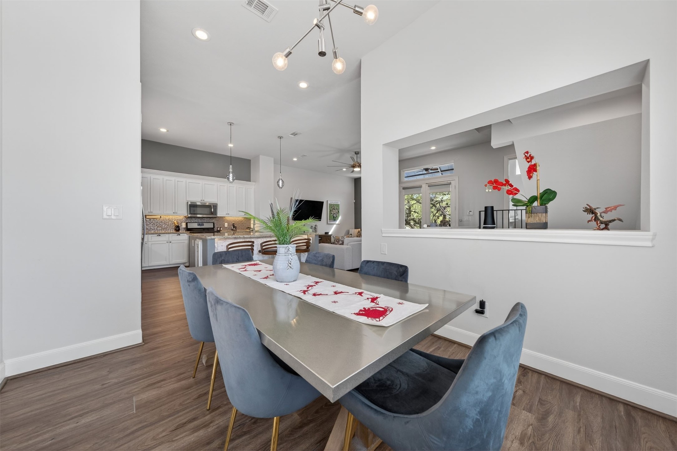 3347 Kilgore Street Houston, TX 77021 - Photo 14 of 32 The dining area off of the kitchen