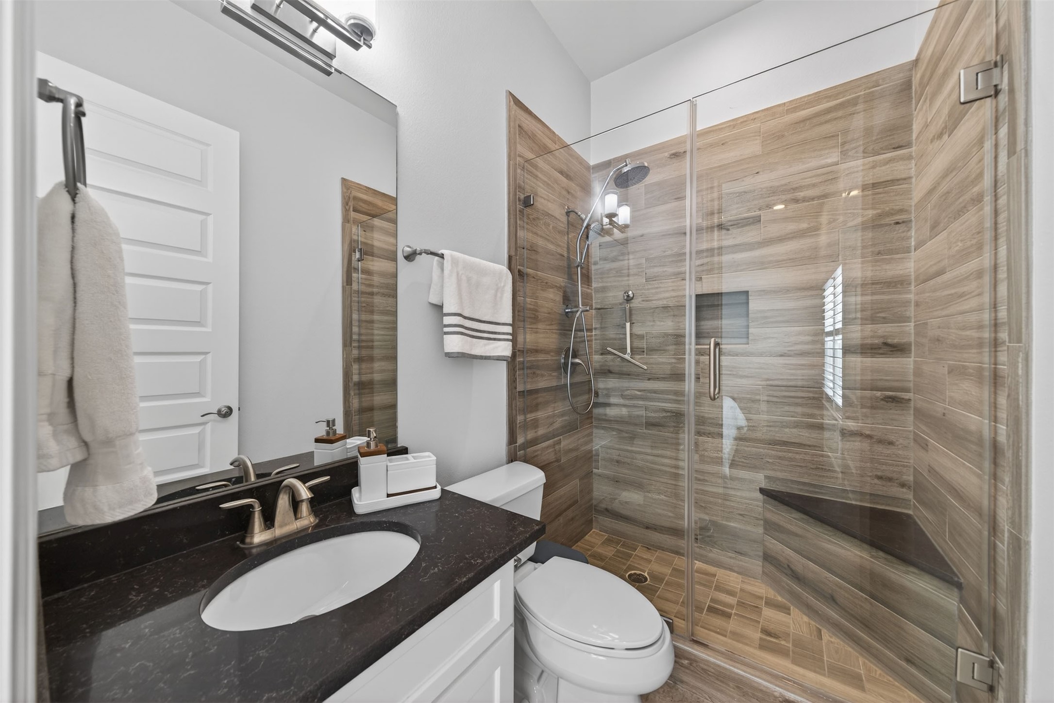 3347 Kilgore Street Houston, TX 77021 - Photo 23 of 32 The bathroom is bright and clean