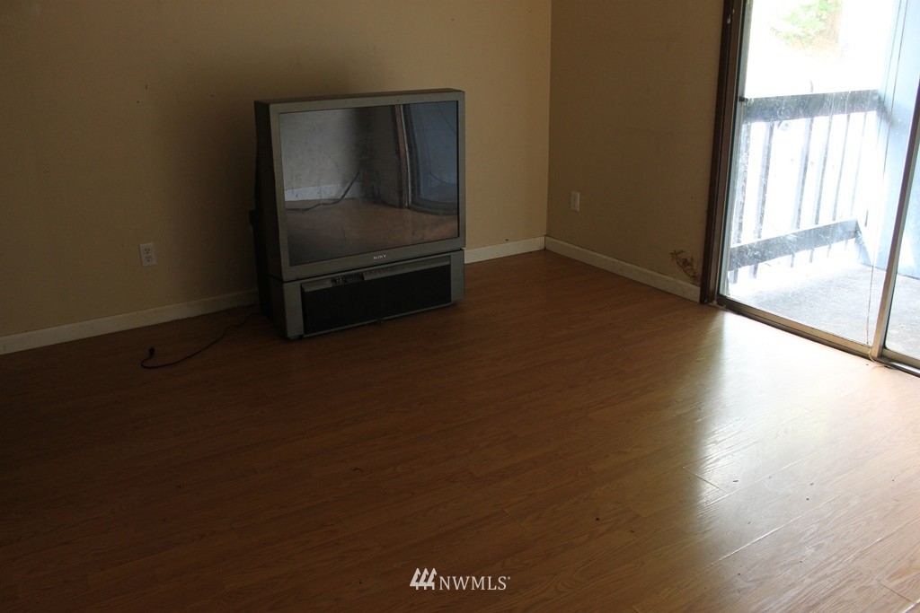 913 Olson Road Longview, WA 98632 - Photo 5 of 17 Gallery Image 5