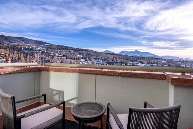 a picture of city view