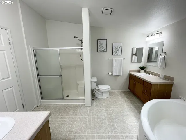 $699,999 | 4445 Blueberry Lane Northeast, Salem, OR 97305