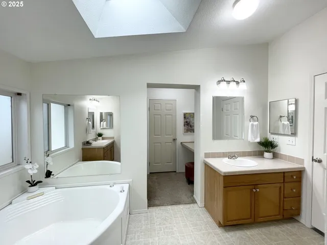 $699,999 | 4445 Blueberry Lane Northeast, Salem, OR 97305