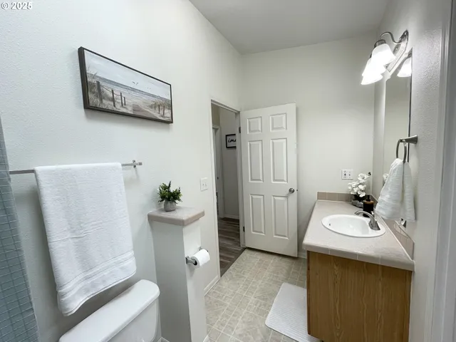 $699,999 | 4445 Blueberry Lane Northeast, Salem, OR 97305