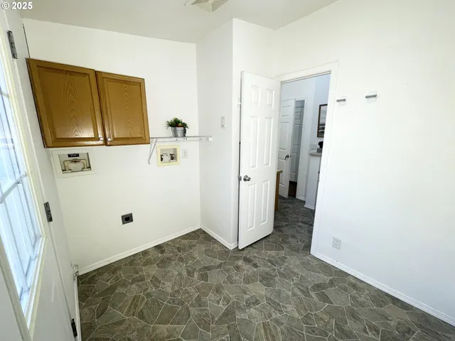 $675,000 | 4445 Blueberry Lane Northeast, Salem, OR 97305