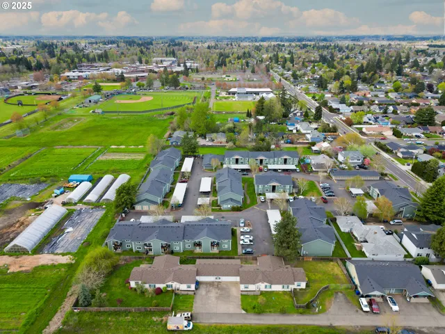 $699,999 | 4445 Blueberry Lane Northeast, Salem, OR 97305