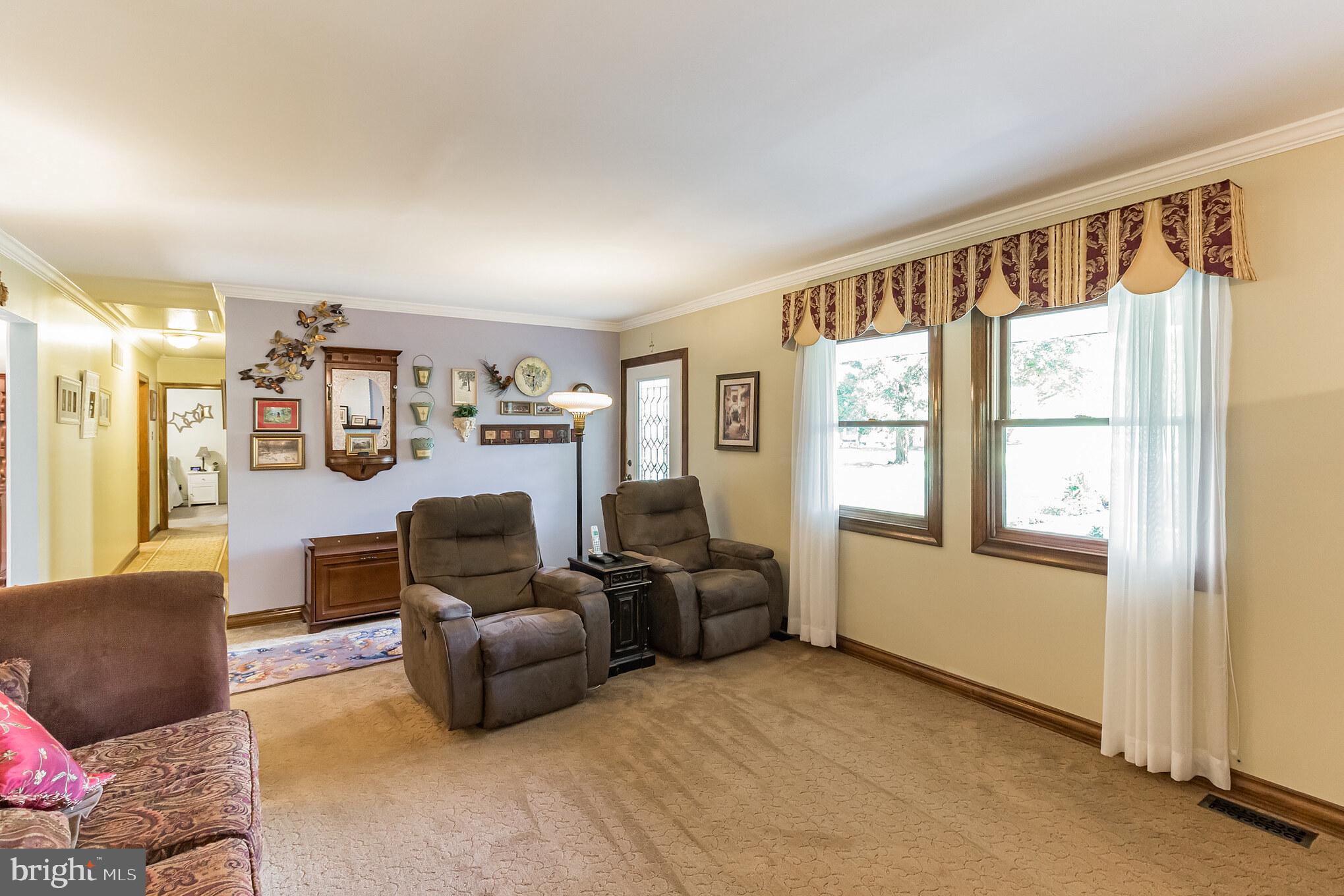 313 Heritage Road Sewell, NJ 08080 - Photo 3 of 40