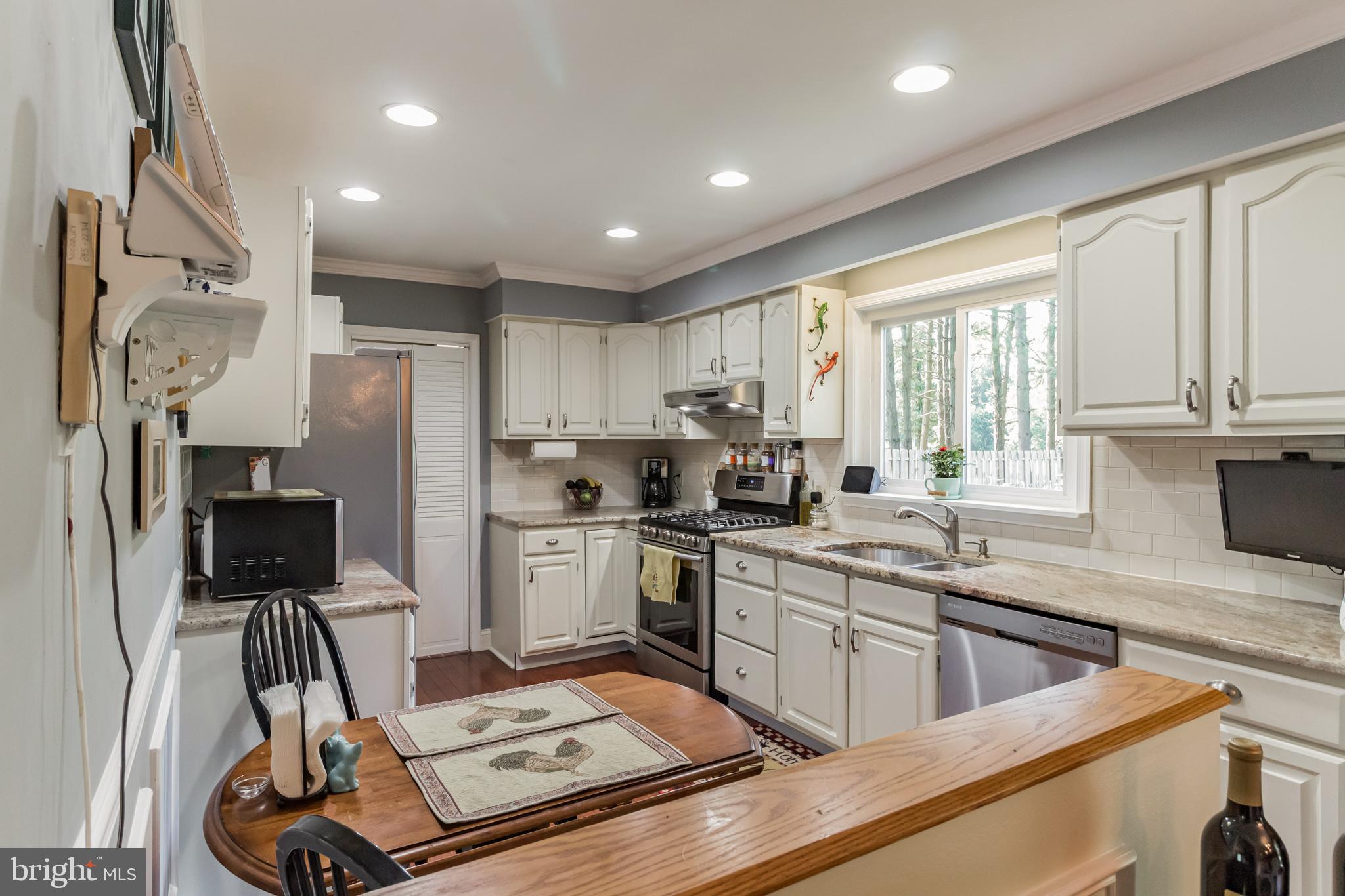 313 Heritage Road Sewell, NJ 08080 - Photo 9 of 40