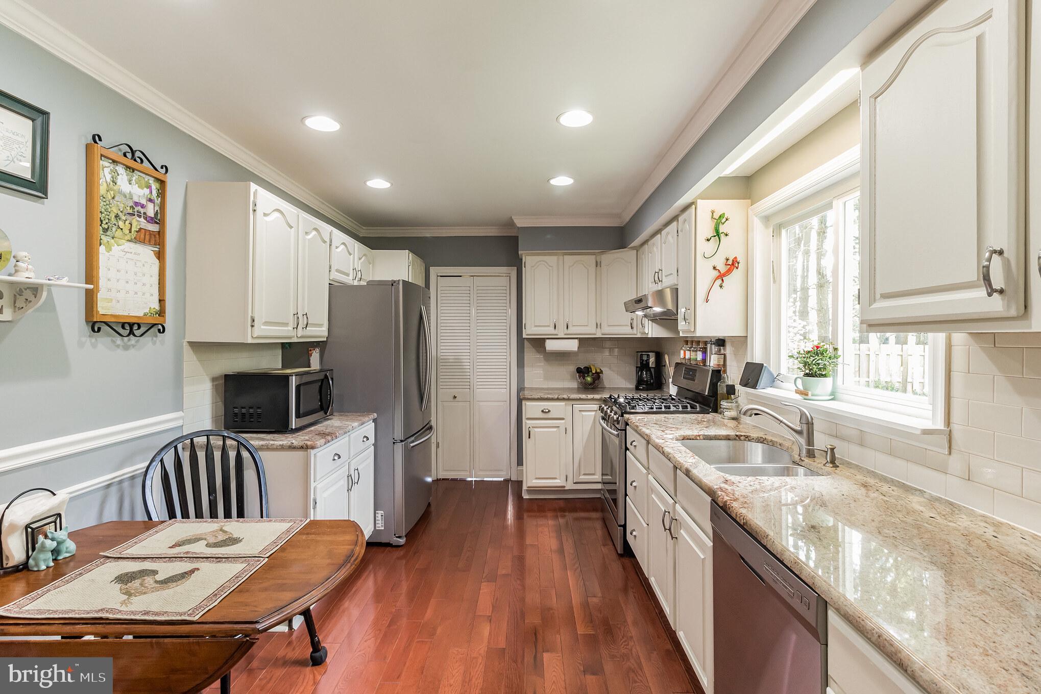 313 Heritage Road Sewell, NJ 08080 - Photo 10 of 40