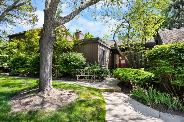$460,000 | 15 Haverhill Court, Ann Arbor, MI 48105