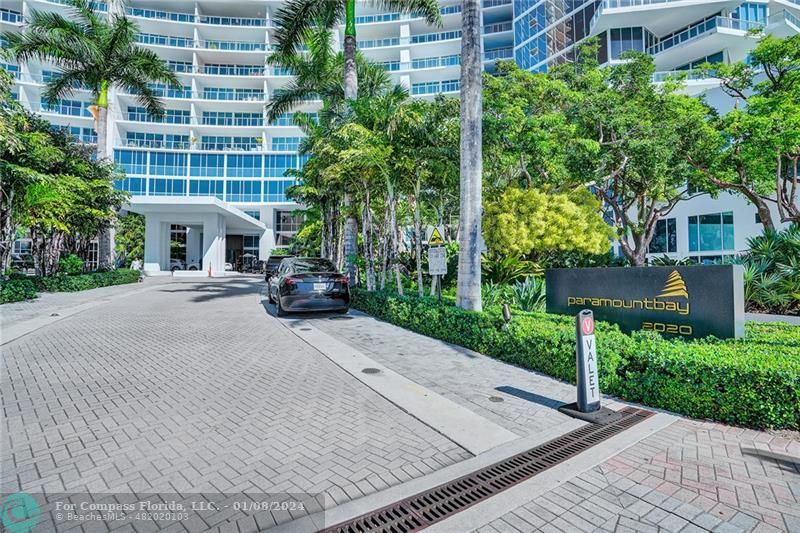 2020 North Bayshore Drive, Unit 3403 Miami, FL 33137 - Photo 1 of 31 a building view with a garden space