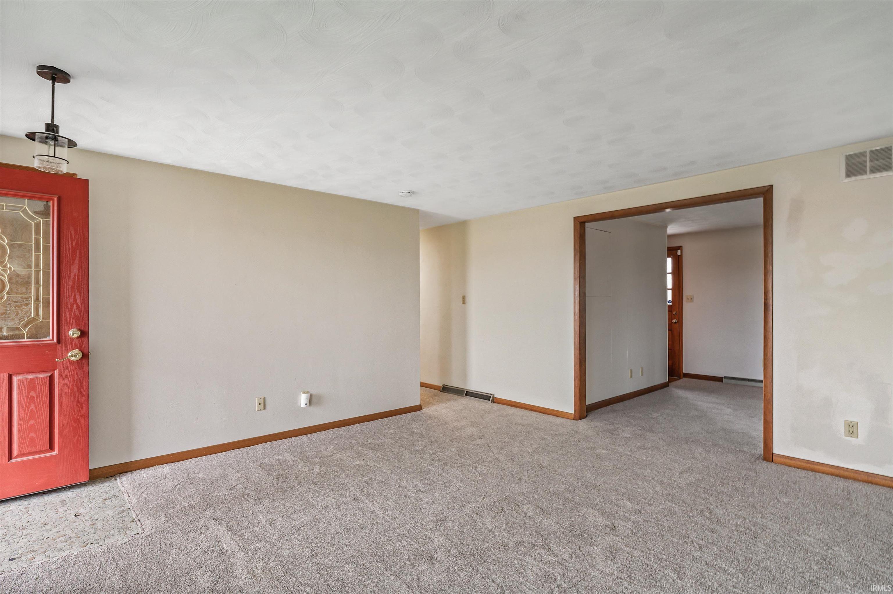 5431 Lower Huntington Road Fort Wayne, IN 46809 - Photo 3 of 31