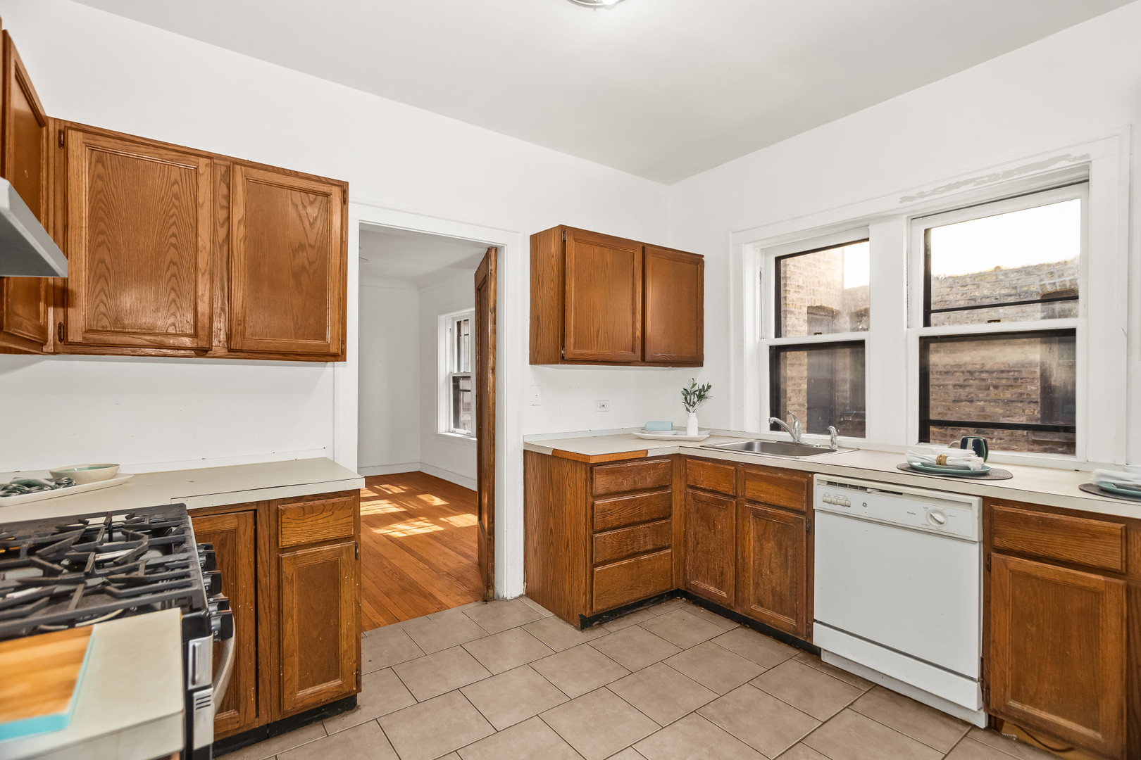 439 Ridge Avenue, Unit 2 Evanston, IL 60202 - Photo 12 of 20 Gallery Image 12