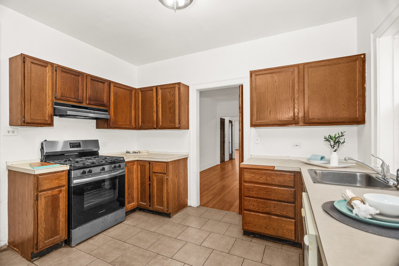 439 Ridge Avenue, Unit 2 Evanston, IL 60202 - Photo 13 of 20 Gallery Image 13