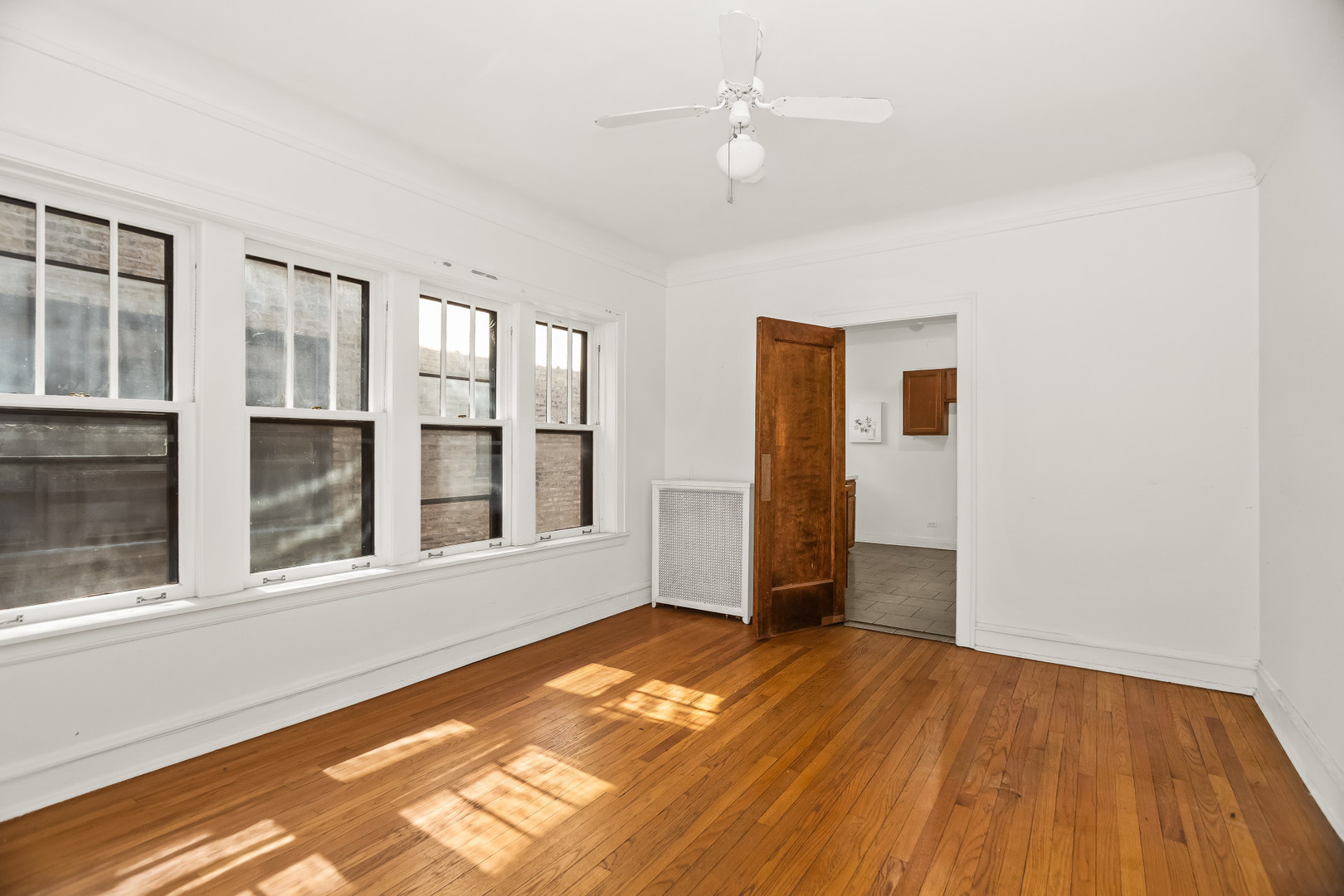 439 Ridge Avenue, Unit 2 Evanston, IL 60202 - Photo 8 of 20 Gallery Image 8