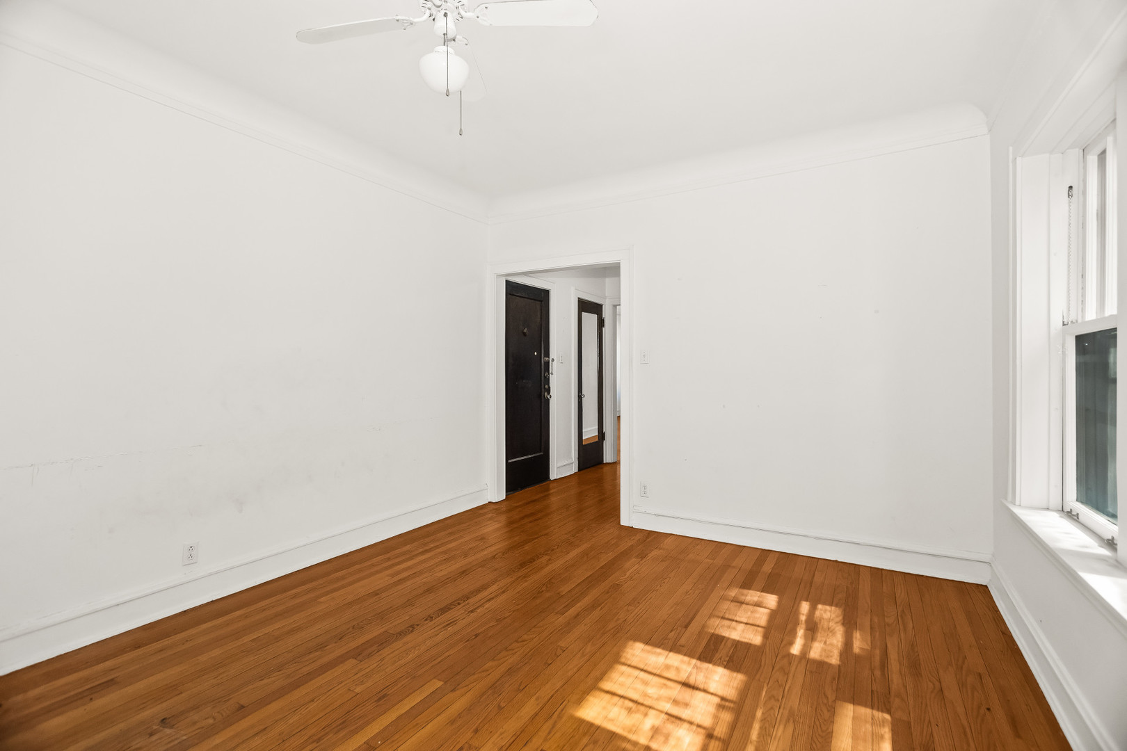 439 Ridge Avenue, Unit 2 Evanston, IL 60202 - Photo 10 of 20 Gallery Image 10