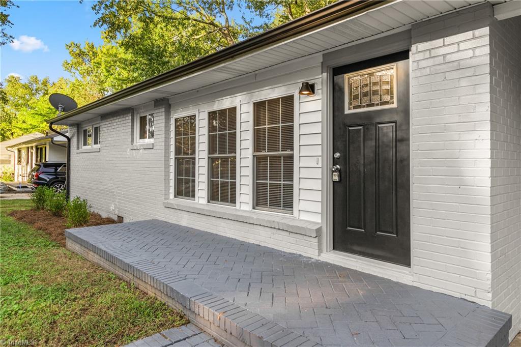 2807 Holmes Road Greensboro, NC 27405 - Photo 5 of 27 Gallery Image 5