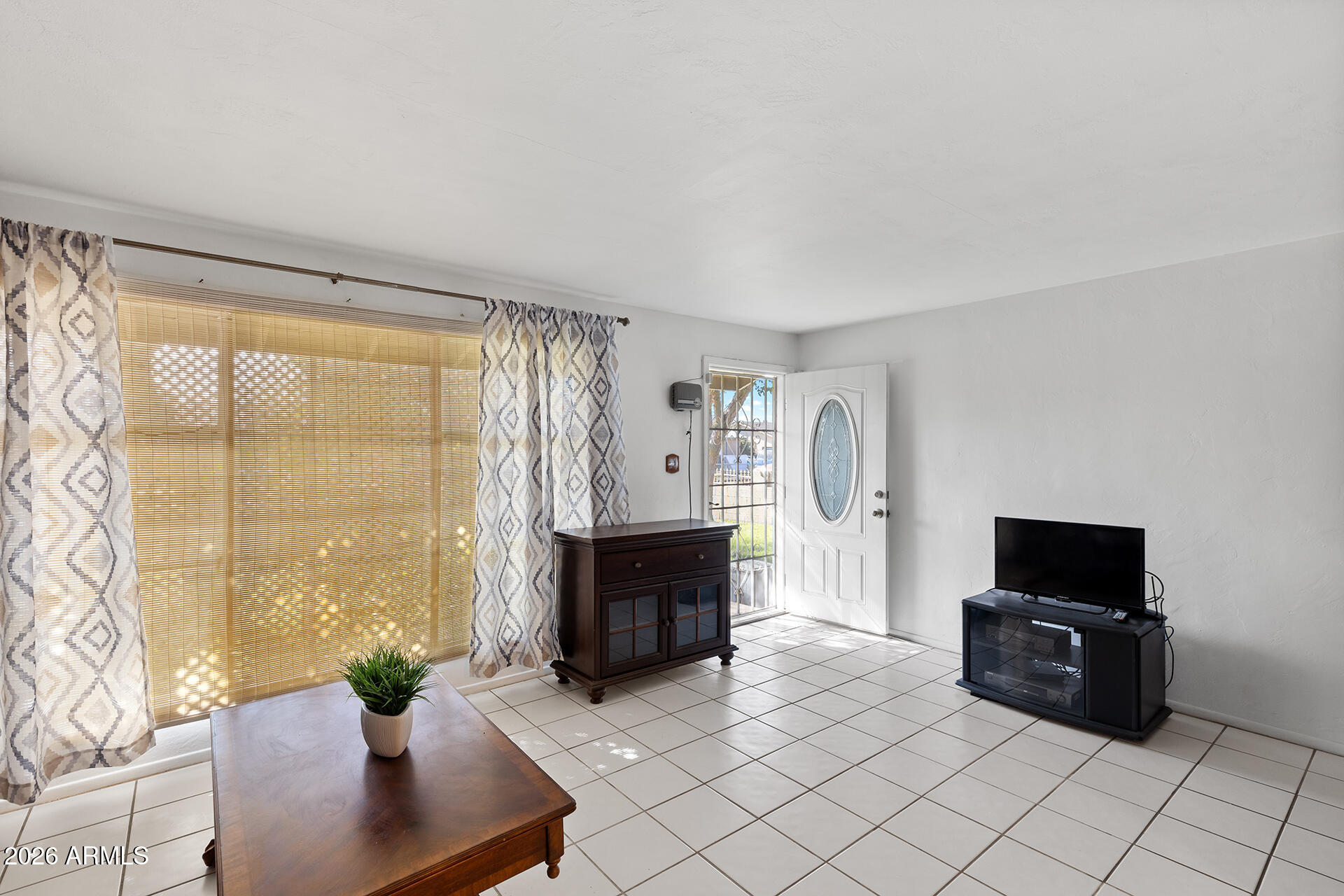 4414 West Weldon Avenue Phoenix, AZ 85031 - Photo 5 of 18 Living Area