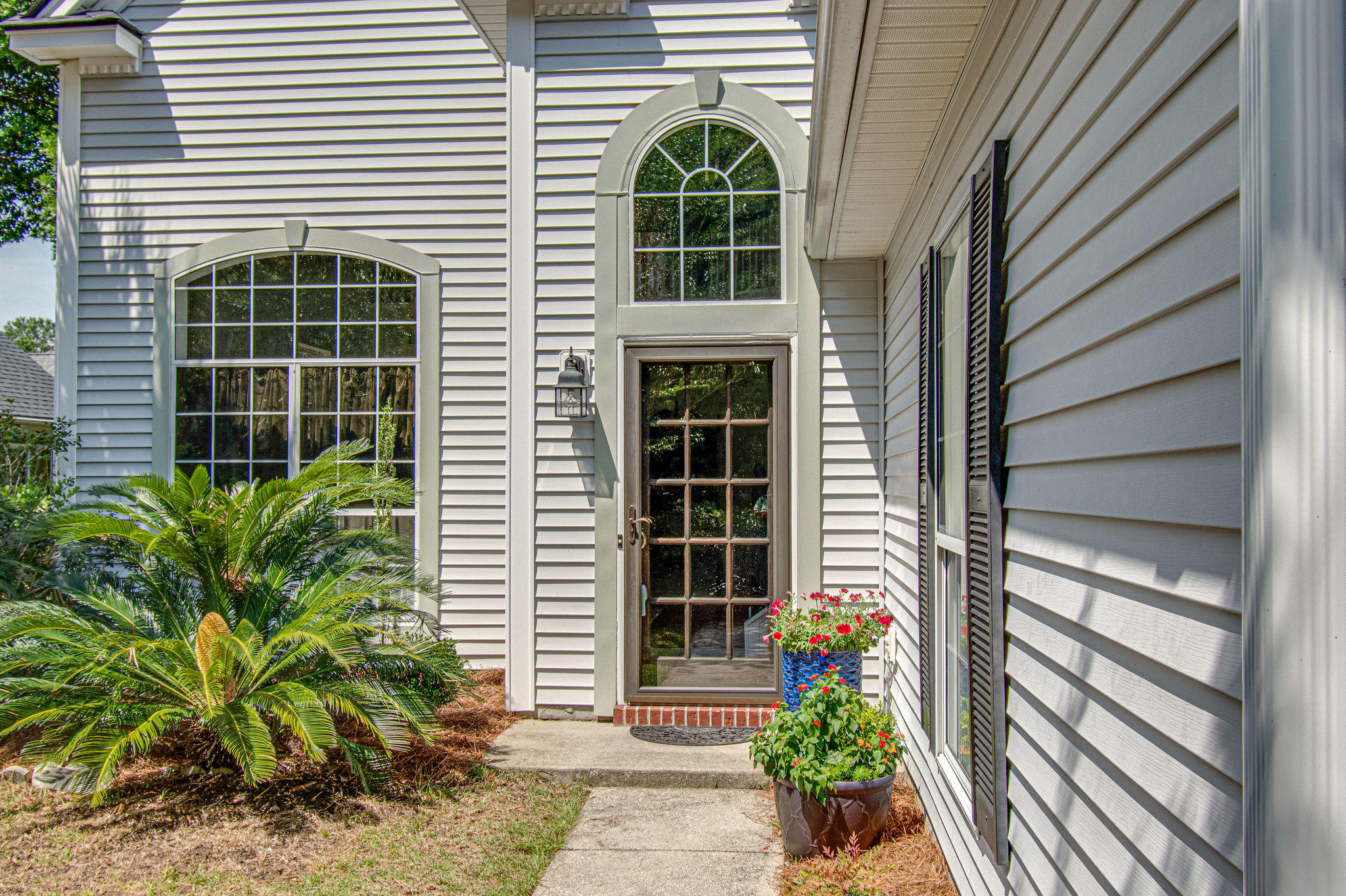 533 Pritchards Point Drive Mount Pleasant, SC 29464 - Photo 2 of 40 gallery_images_mo1905281-2002 (1)