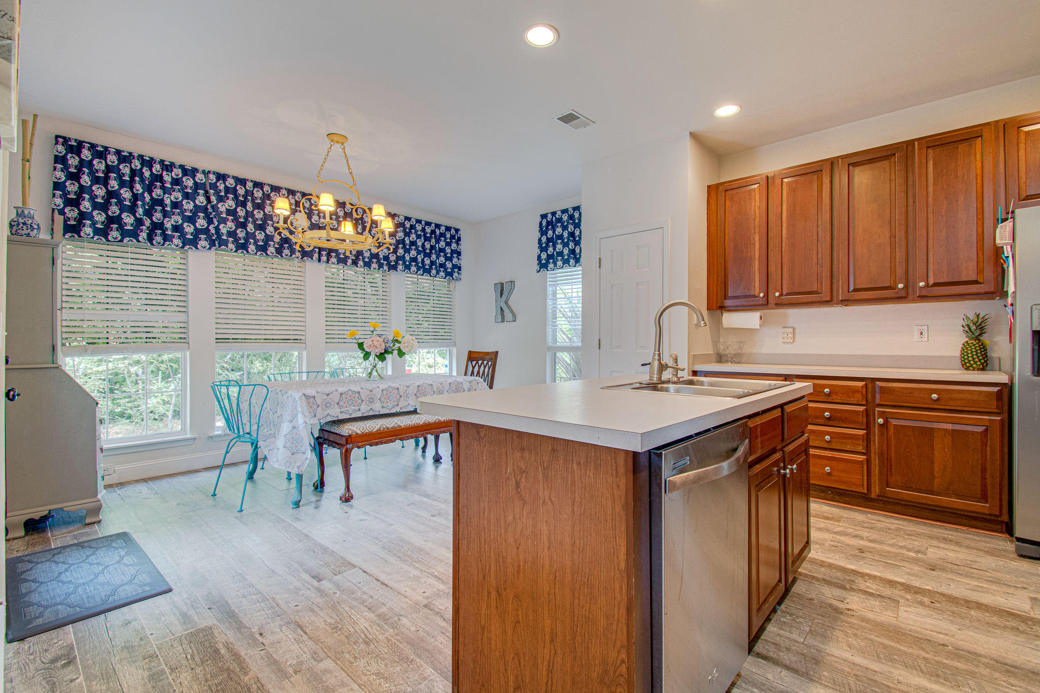 533 Pritchards Point Drive Mount Pleasant, SC 29464 - Photo 8 of 40 gallery_images_mo1905281-2008