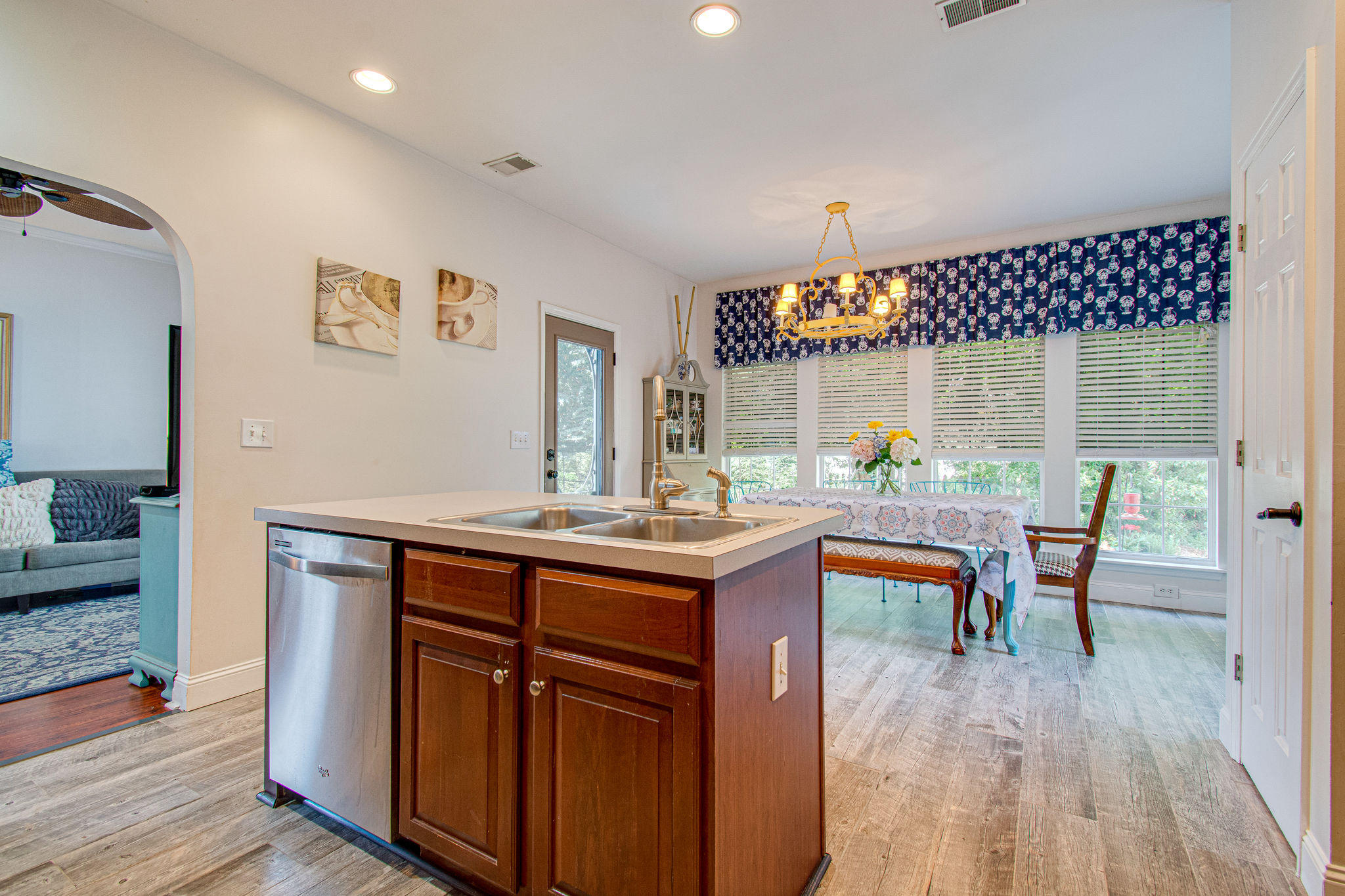 533 Pritchards Point Drive Mount Pleasant, SC 29464 - Photo 10 of 40 gallery_images_mo1905281-2010