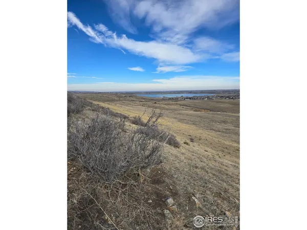 a view of a sky view