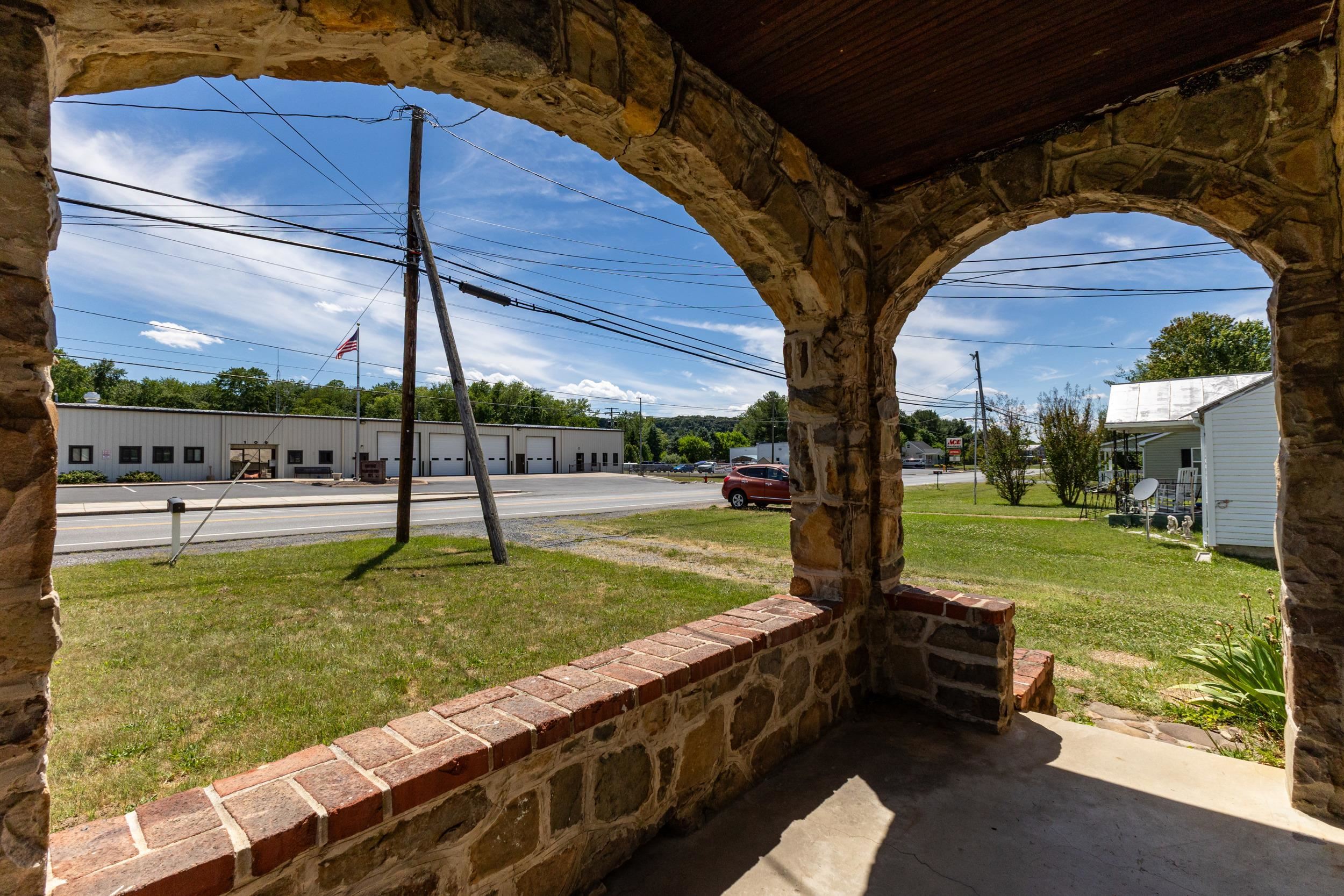 108 3rd Street Grottoes, VA 24441 - Photo 6 of 29