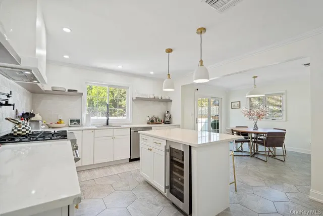 $1,399,000 | 116 Sperry Boulevard, New Hyde Park, NY 11040