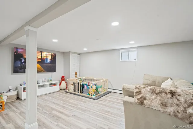 $1,399,000 | 116 Sperry Boulevard, New Hyde Park, NY 11040