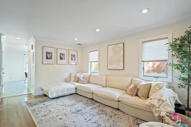 $1,399,000 | 116 Sperry Boulevard, New Hyde Park, NY 11040