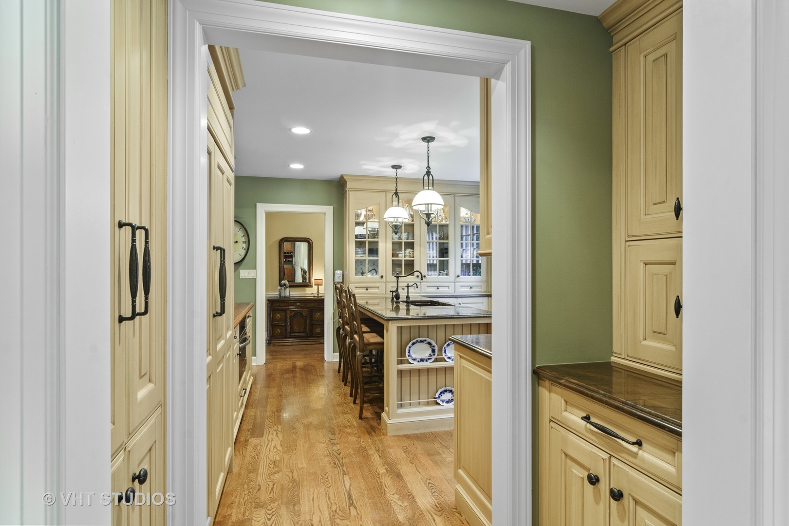 1667 Appleby Road Inverness, IL 60067 - Photo 8 of 31