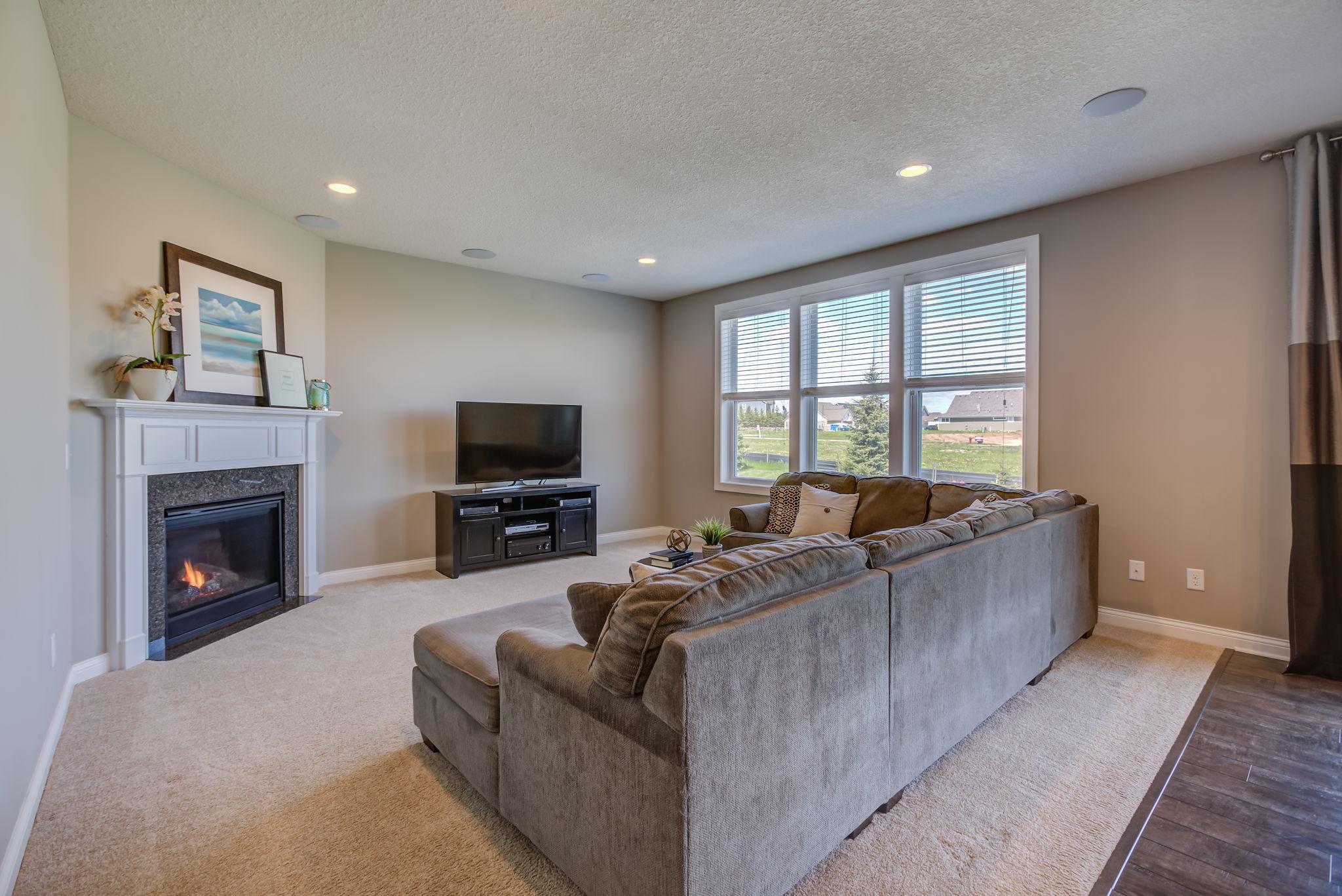9340 Compass Pointe Road Woodbury, MN 55129 - Photo 11 of 32