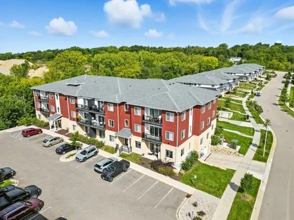 $289,900 | 1601 North Windsor Avenue, Unit 104, Cottage Grove, WI 53527
