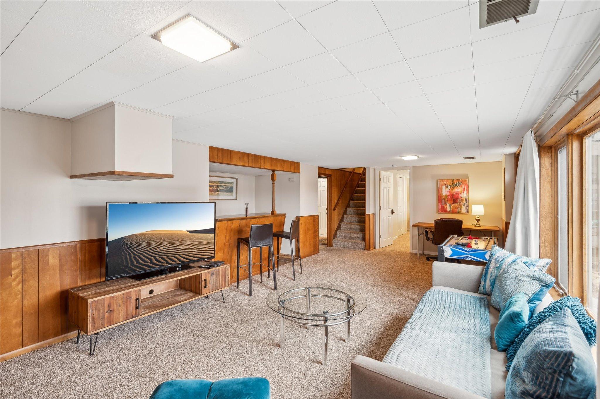 8213 Quinn Road Bloomington, MN 55437 - Photo 17 of 24