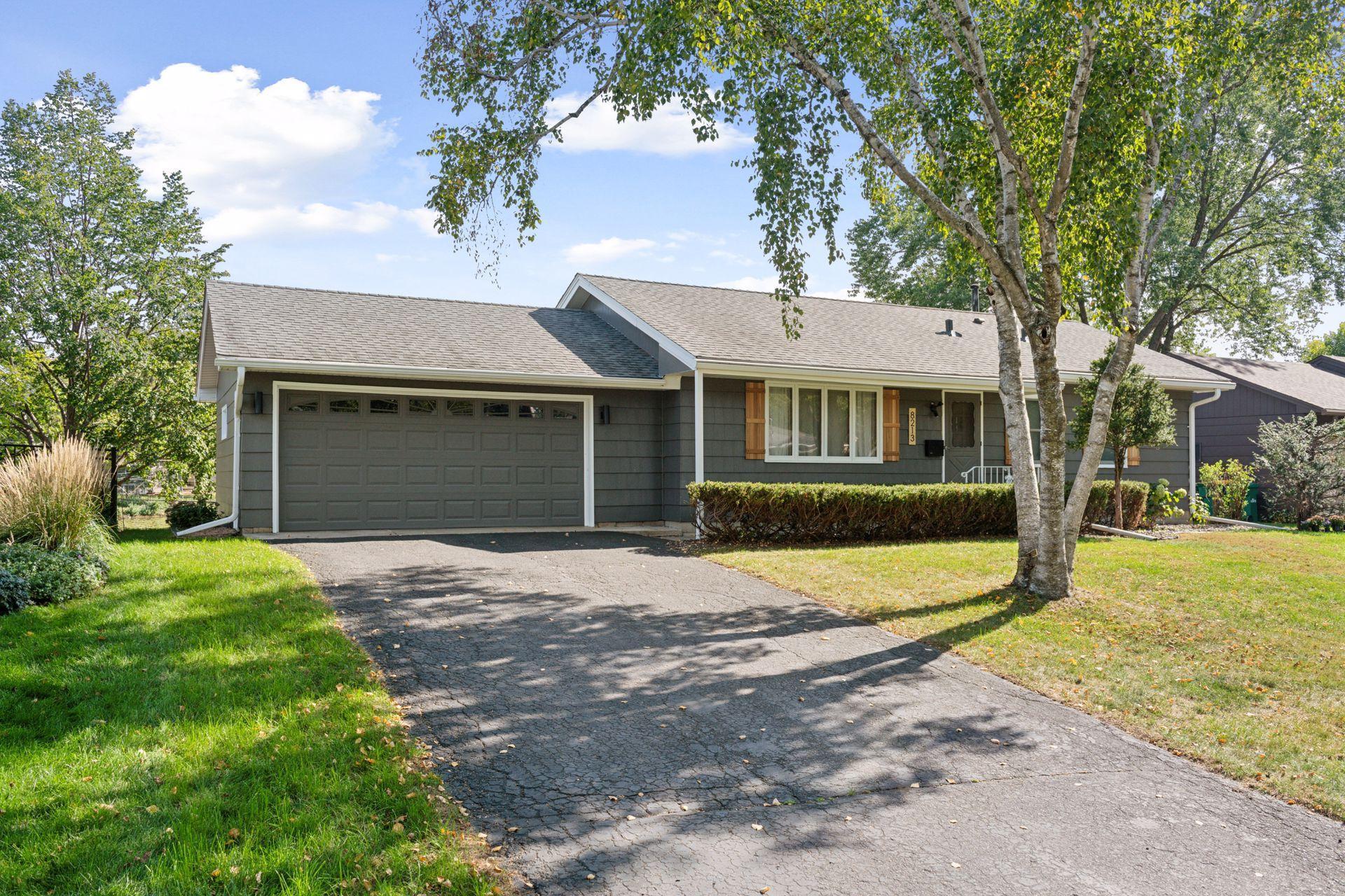 8213 Quinn Road Bloomington, MN 55437 - Photo 2 of 24