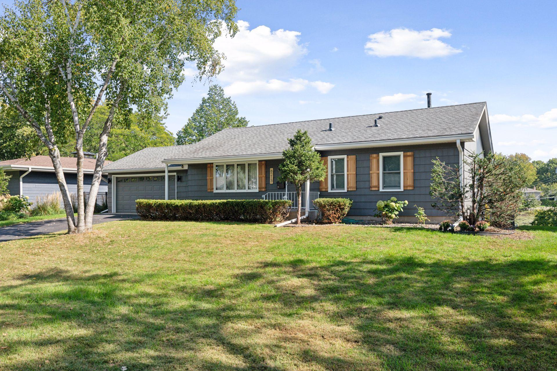 8213 Quinn Road Bloomington, MN 55437 - Photo 3 of 24