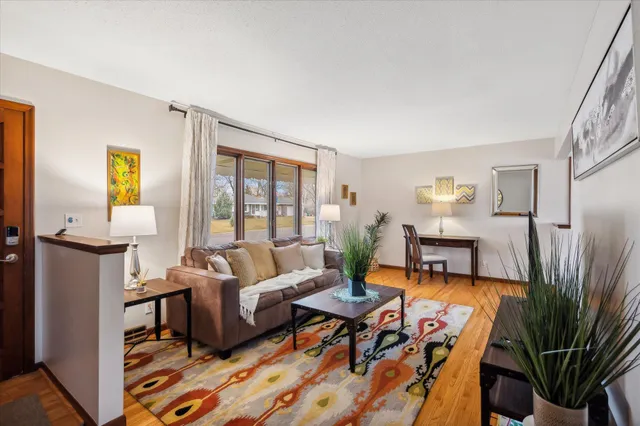 $4,300 | 8213 Quinn Road, Bloomington, MN 55437