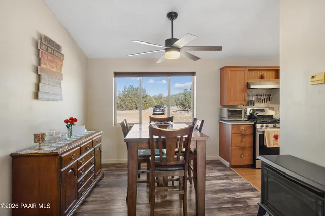 $275,000 | 38236 West Howling Coyote Road, Seligman, AZ 86337