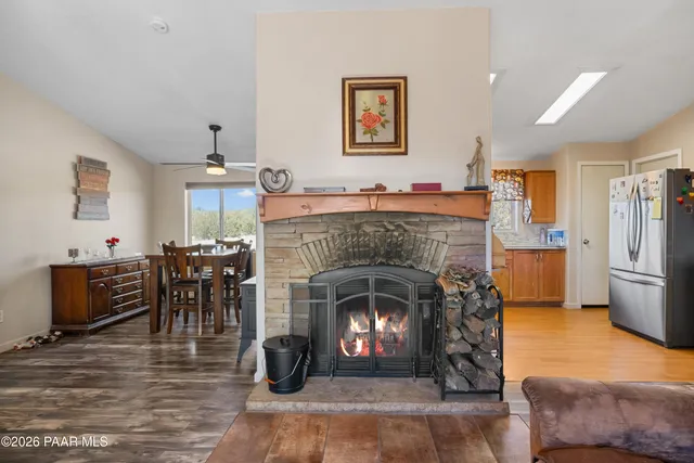 $275,000 | 38236 West Howling Coyote Road, Seligman, AZ 86337