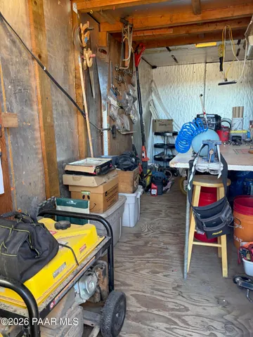 $275,000 | 38236 West Howling Coyote Road, Seligman, AZ 86337