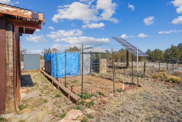 $275,000 | 38236 West Howling Coyote Road, Seligman, AZ 86337