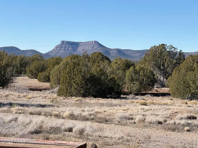 $275,000 | 38236 West Howling Coyote Road, Seligman, AZ 86337